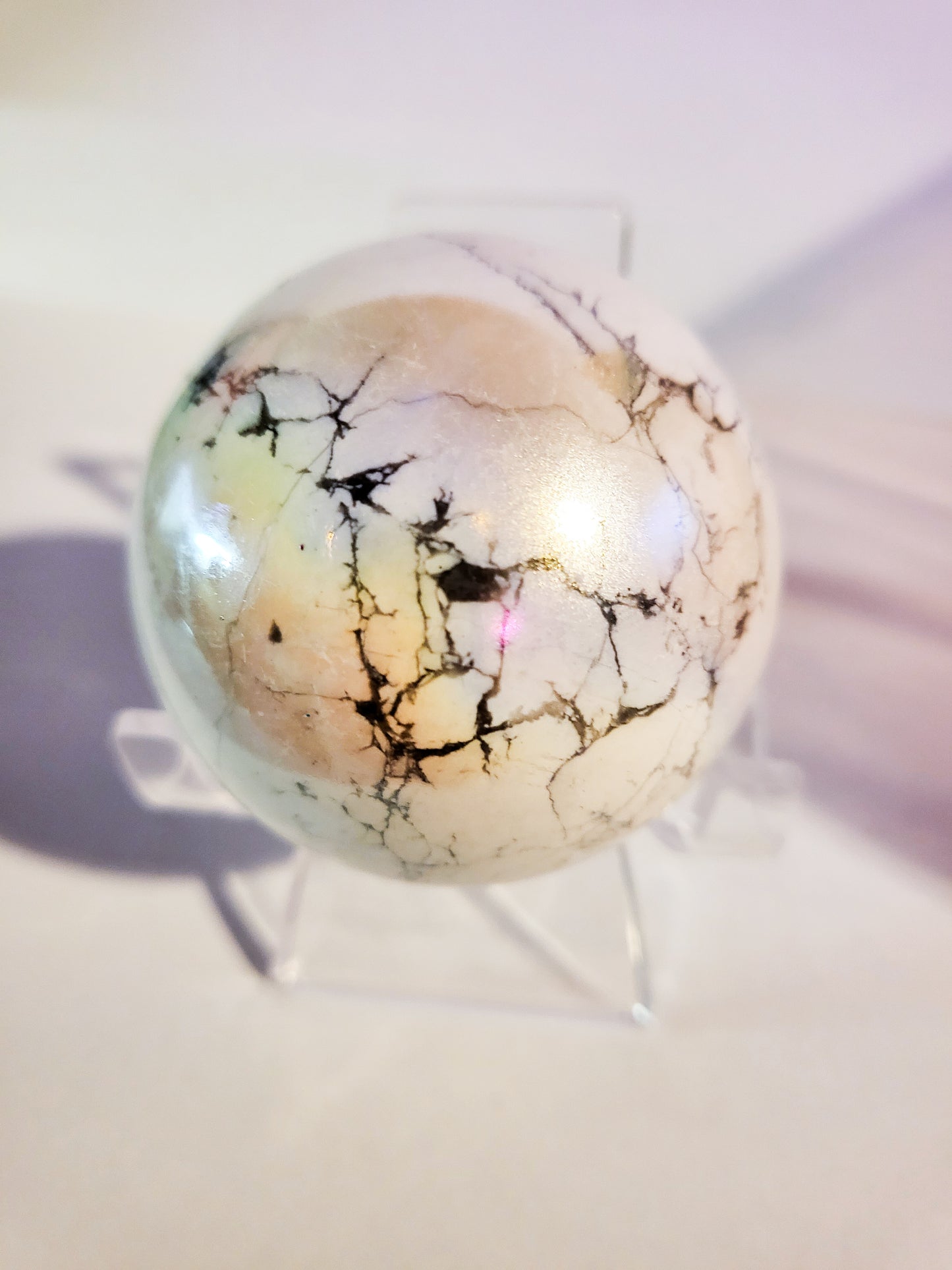 Aura Howlite Sphere - 7.7 oz - 2"